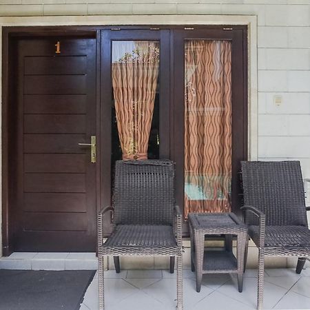 Denays Guesthouse Jimbaran 外观 照片
